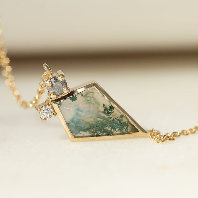 Náhrdelník s mechovým achátem, diamantem a moissanitem Milly 135475