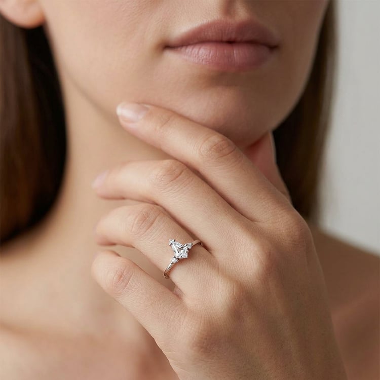 Cluster prsten ze zlata 0.41ct IGI certifikovaným lab-grown diamantem Isolde 171412