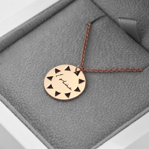 Pozlacený stříbrný přívěsek z kolekce #ZaNormalniHolky s gravírem I shine