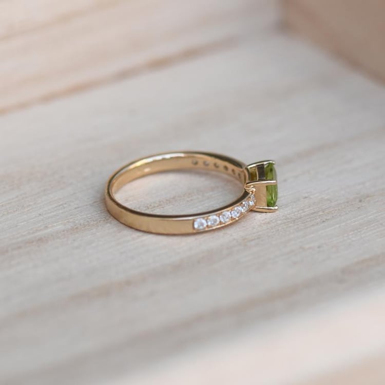 Zásnubní prsten s olivínem 48791