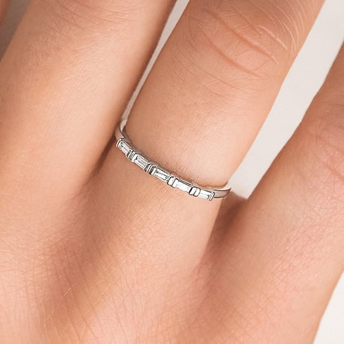 Eternity prsten s lab-grown baguette diamanty Vamala