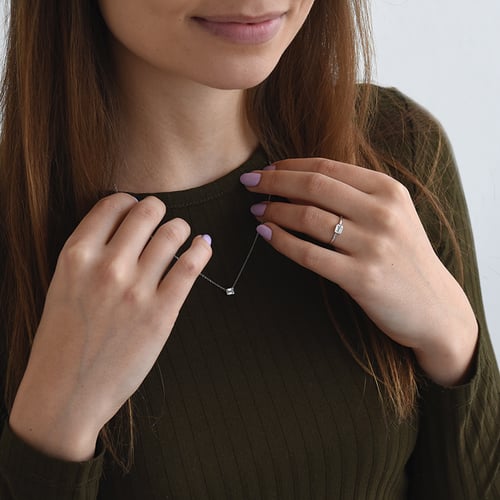 Zásnubní prsten s emerald diamantem Sade
