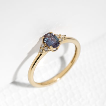 Zásnubní prsten s alexandritem a diamanty Sheldo