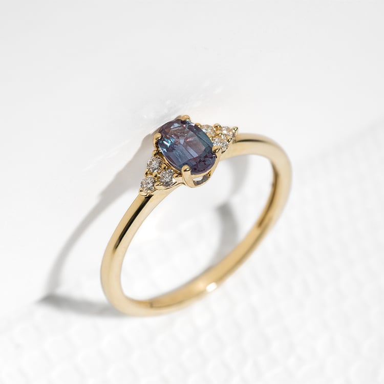 Zásnubní prsten s alexandritem a diamanty Sheldo 123897