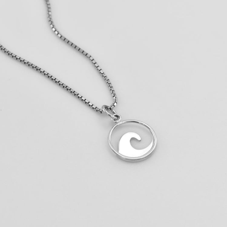 Přívěsek ve tvaru vlny ze stříbra 45245