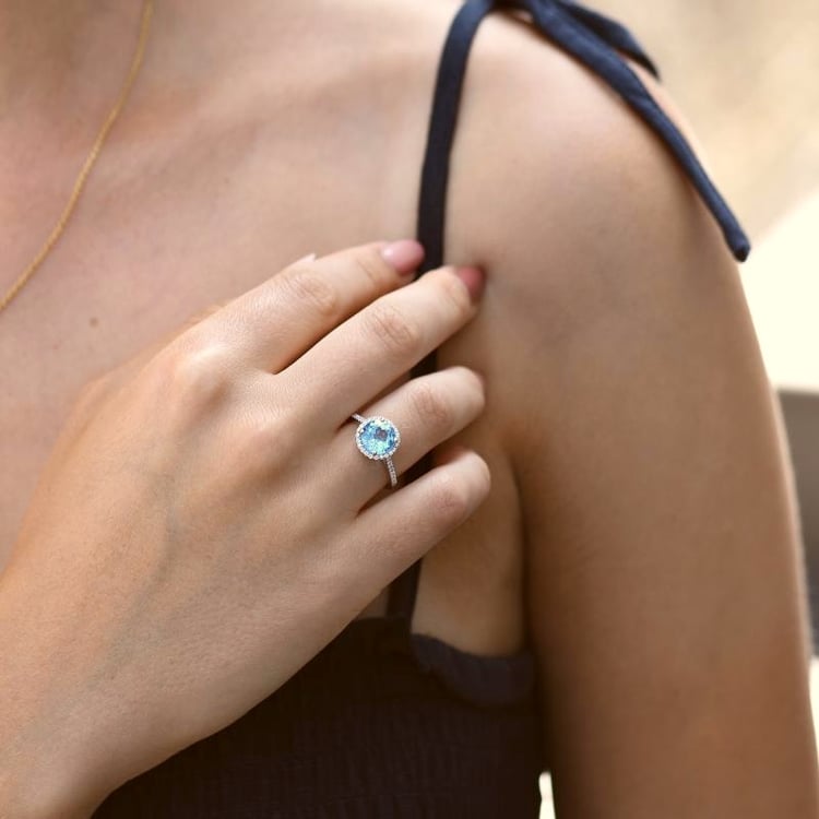 Zlatý prsten s 2.75ct topazem a diamanty Xana 106897