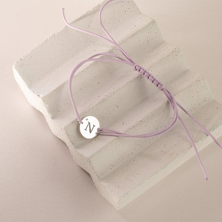 Stříbrný provázkový náramek s diamantem a gravírem písmene Frey 120135