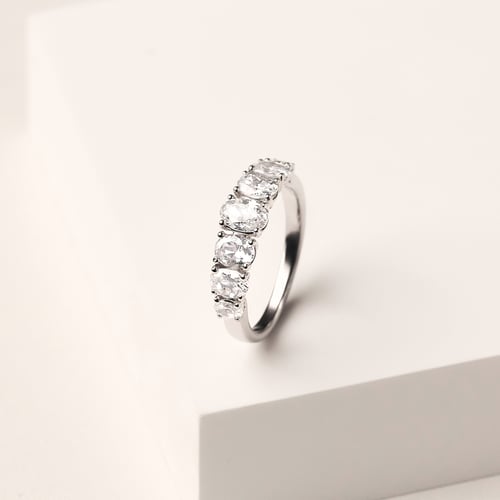 Zlatý prsten s oválnými přírodními diamanty Rasel