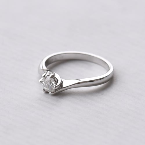 Zásnubní prsten s diamantem Hetal