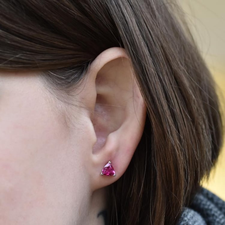 Rubínové stříbrné trojúhelníčky 13919