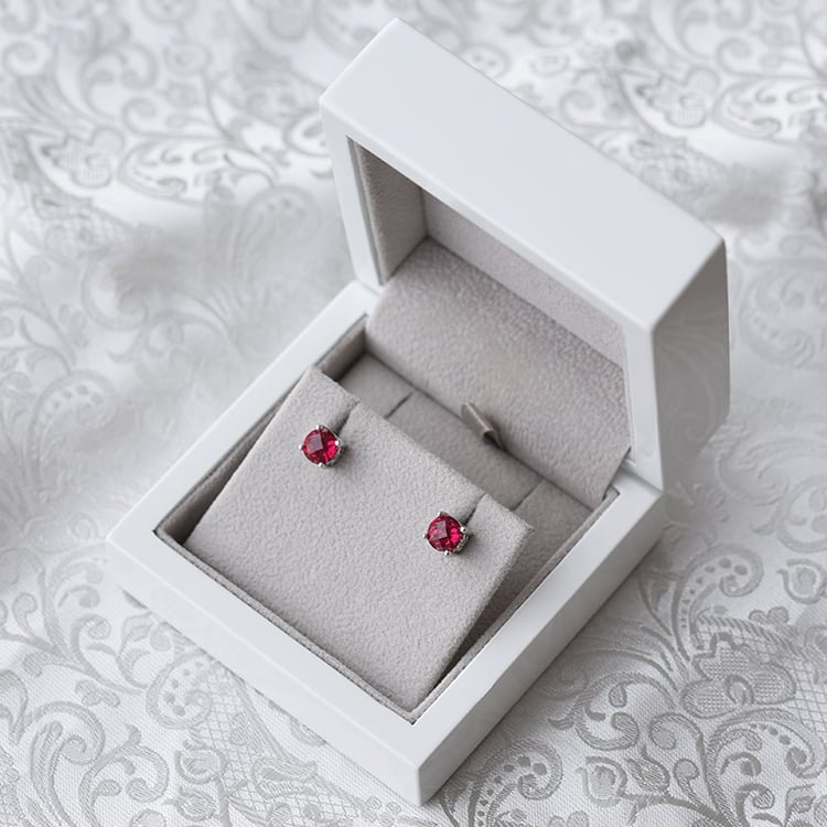 Napichovací náušnice s rubíny 68874
