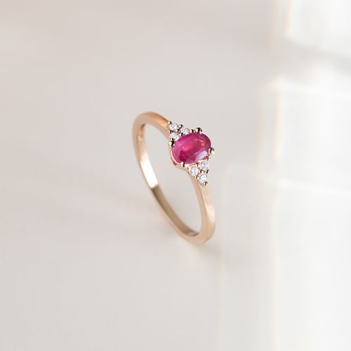 Zásnubní prsten s rubínem a diamanty Sheldo