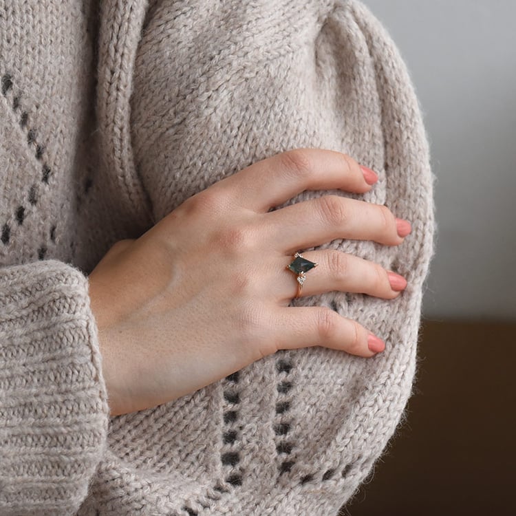 Jedinečný zásnubní prsten s mechovým achátem 71589