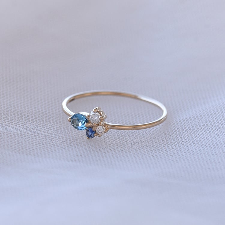 Zlatý prsten s topazem 67384