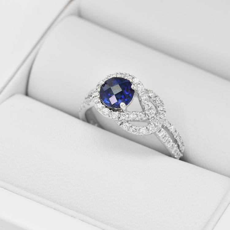 Půvabný stříbrný prsten 7020