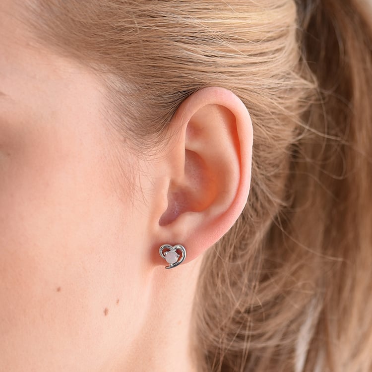 Stříbrné náušnice ve tvaru srdce s opály 59111