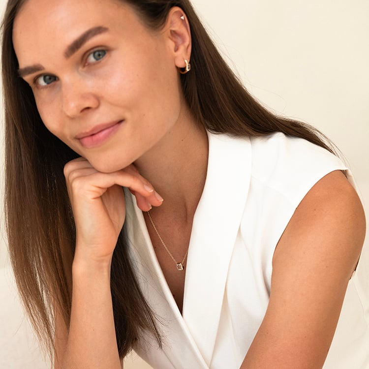 Stříbrná kolekce šperků s bílými topazy Toula 143361