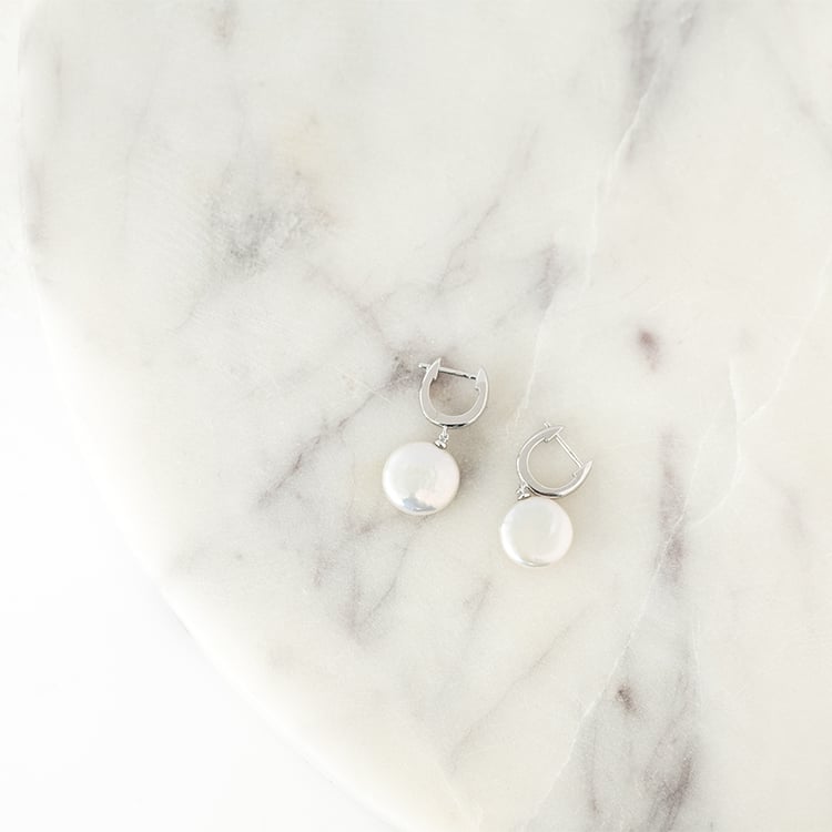 Stříbrné visací náušnice s perlami Elma 130417