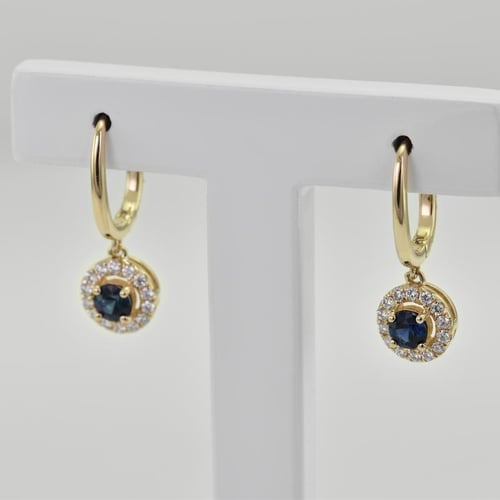 Zlaté visací náušnice se safíry a diamanty Macy