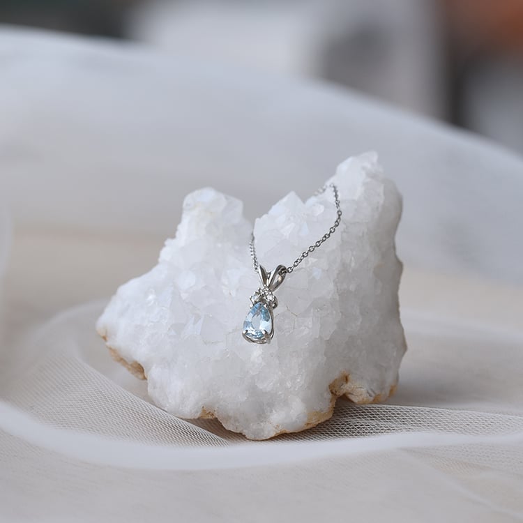 Zlatý náhrdelník 65384