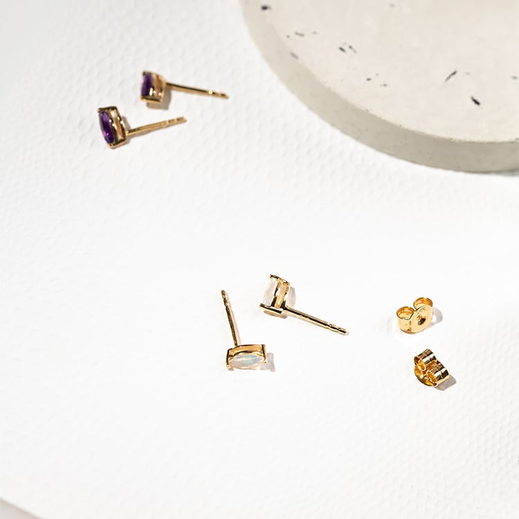 Minimalistické stříbrné náušnice s opály Andine 131396