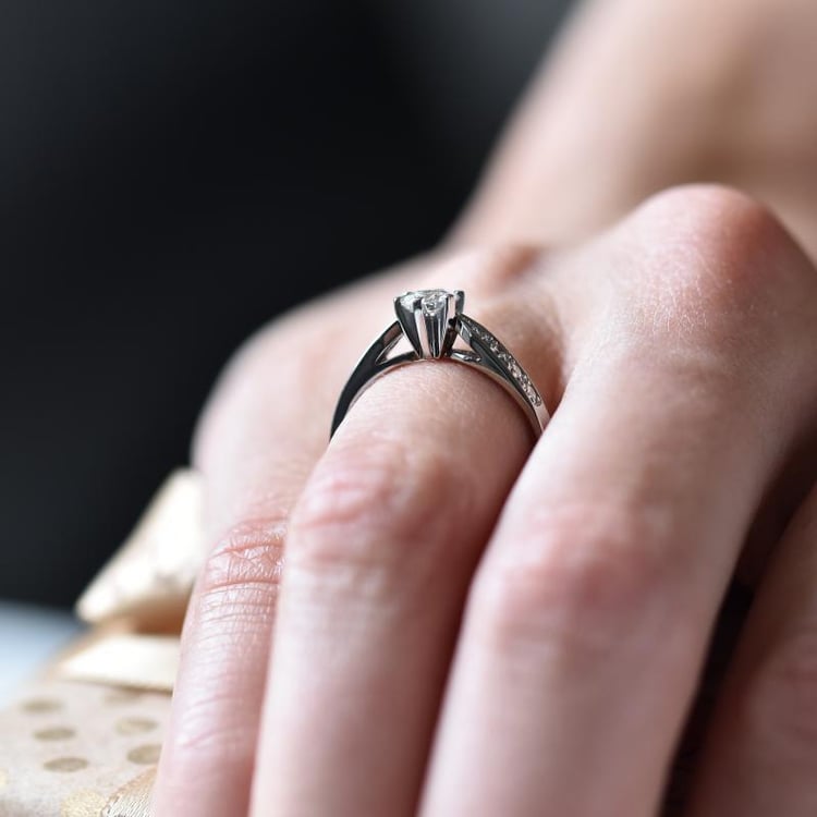 Boční pohled na ruce 65940