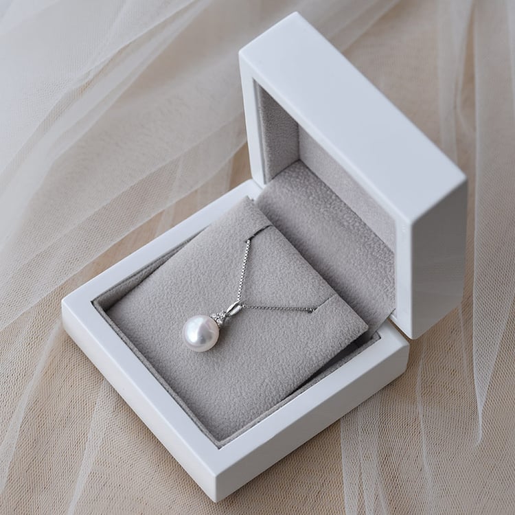 Perlový stříbrný náhrdelník 67149