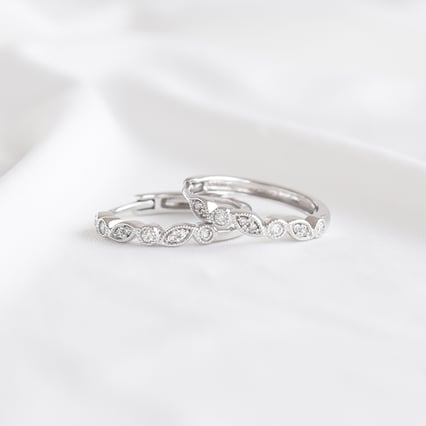 Stříbrné kruhové náušnice s lab-grown diamanty Veeti