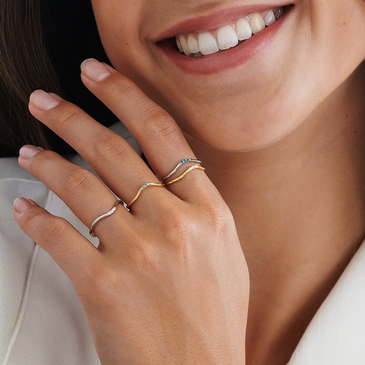 Stříbrný prsten se třemi modrými diamanty 157771