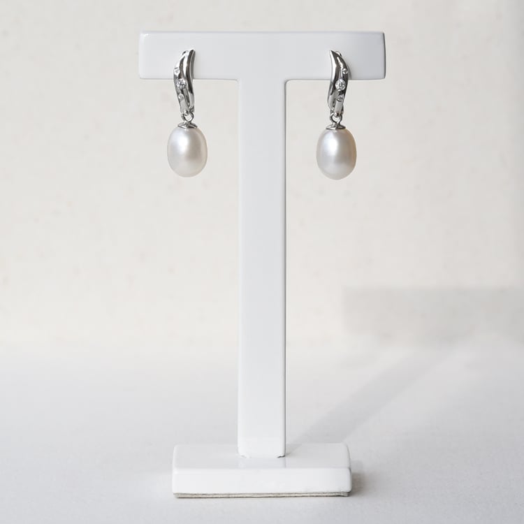 Stříbrné náušnice s bílou perlou 78061