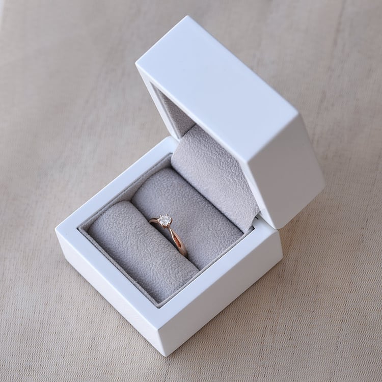 Diamantový zlatý prsten 65284