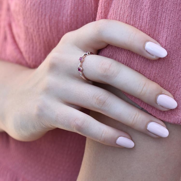 Pozlacený eternity prsten s rubíny a zirkony ze stříbra 45153