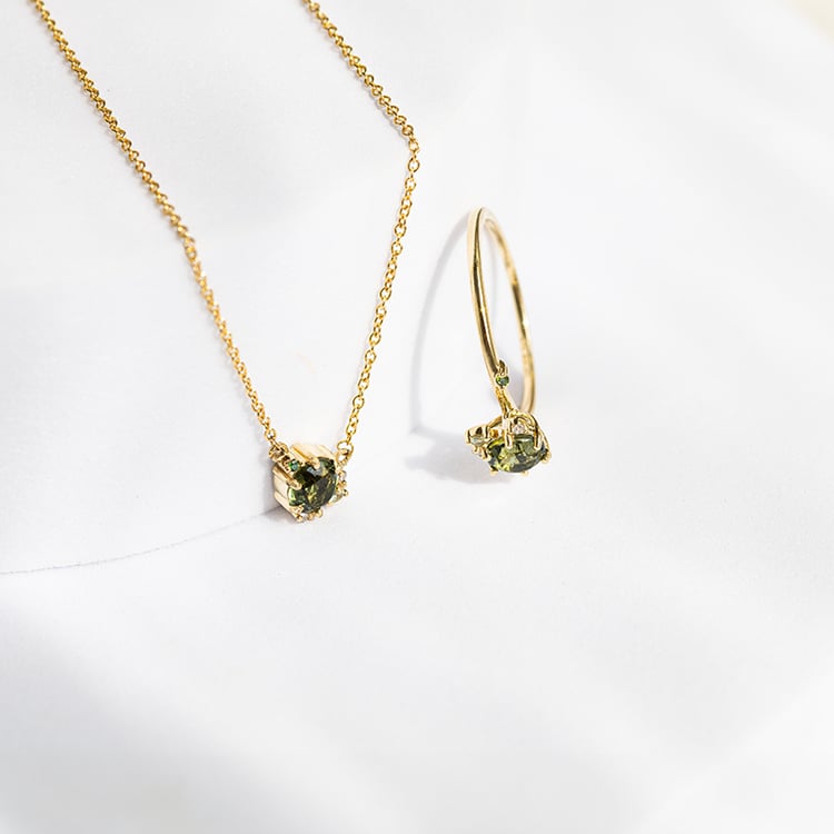 Cluster náhrdelník s vltavínem, safírem a diamanty Edom 143945