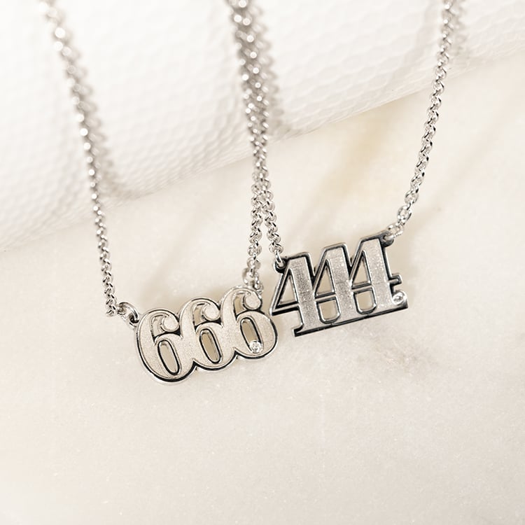 Stříbrný náhrdelník s diamantem Andělská čísla 134217