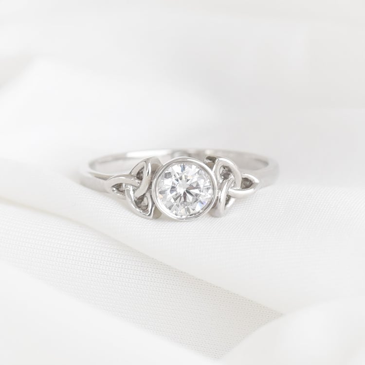 Propletený zlatý prsten s diamantem Lorey 97668