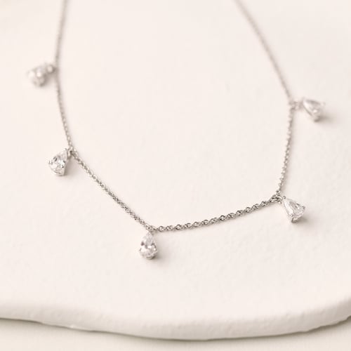 Náhrdelník ze zlata s pear přírodními diamanty Praveen