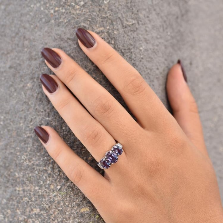 Zlatý prsten s alexandrity 32632