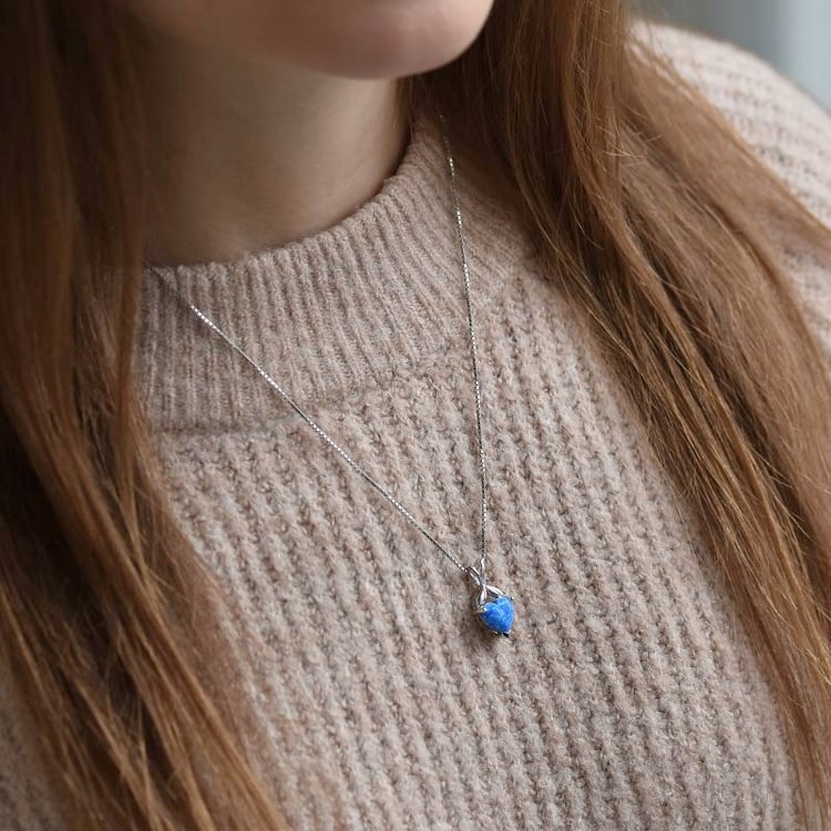 Opálový přívěsek ve tvaru srdce Tasie 110222