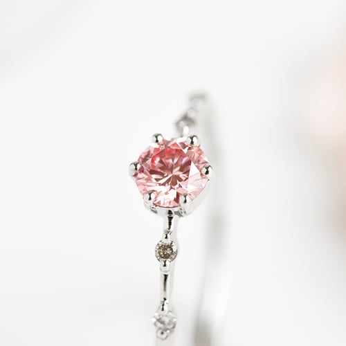 Zásnubní prsten s certifikovaným fancy pink lab-grown diamantem Imelda