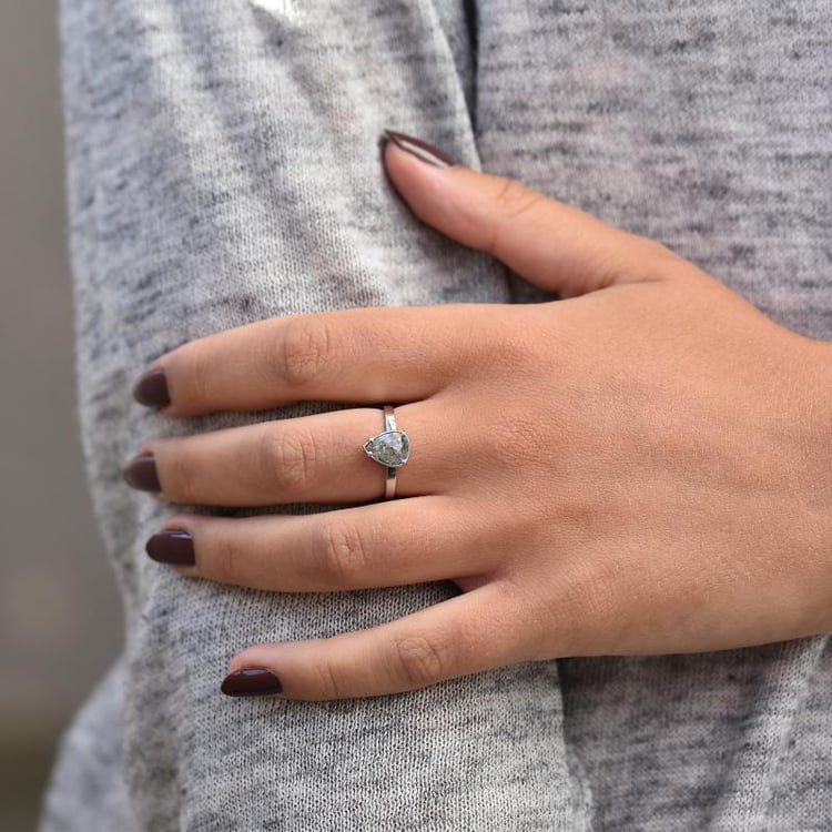 Zlatý prsten s pear diamantem 34305