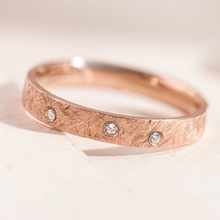 Netradiční zlaté snubní prsteny s diamanty Alexis 157184