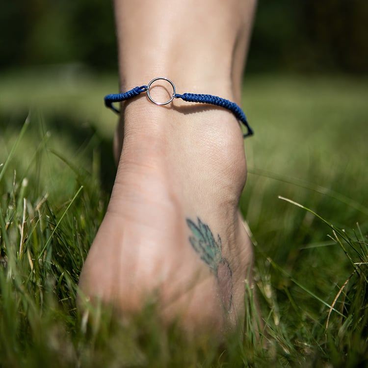 Provázkový náramek se symbolem Karma 108762