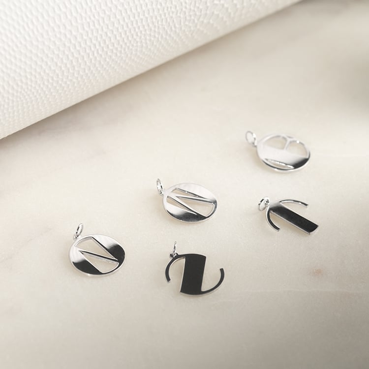 Přívěsek s vykrojeným písmenem Alfabet 132908