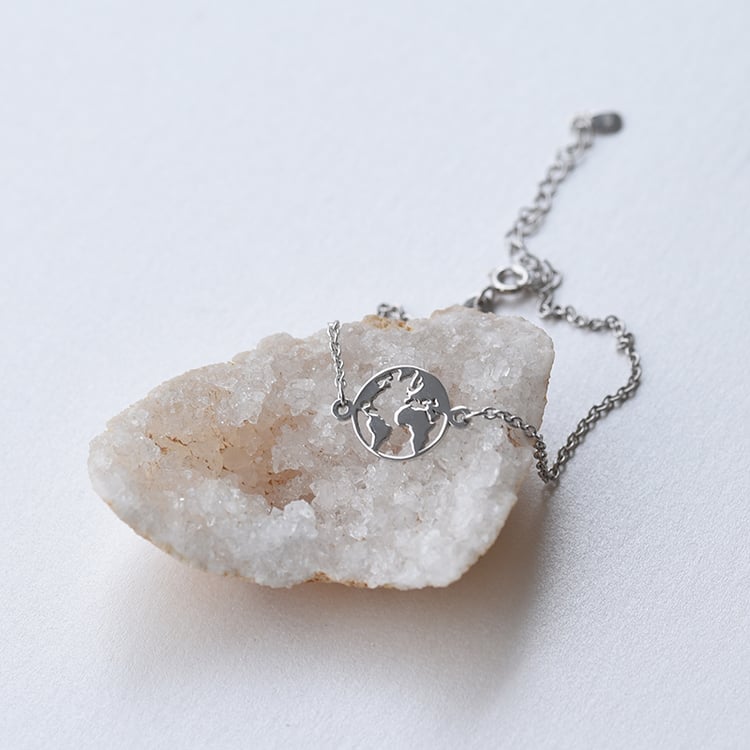 Stříbrný náramek s mapou světa 63310