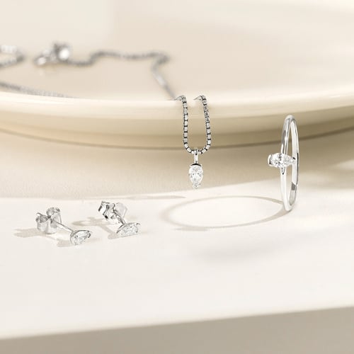Minimalistický prsten ze stříbra s lab-grown pear diamantem Valentin