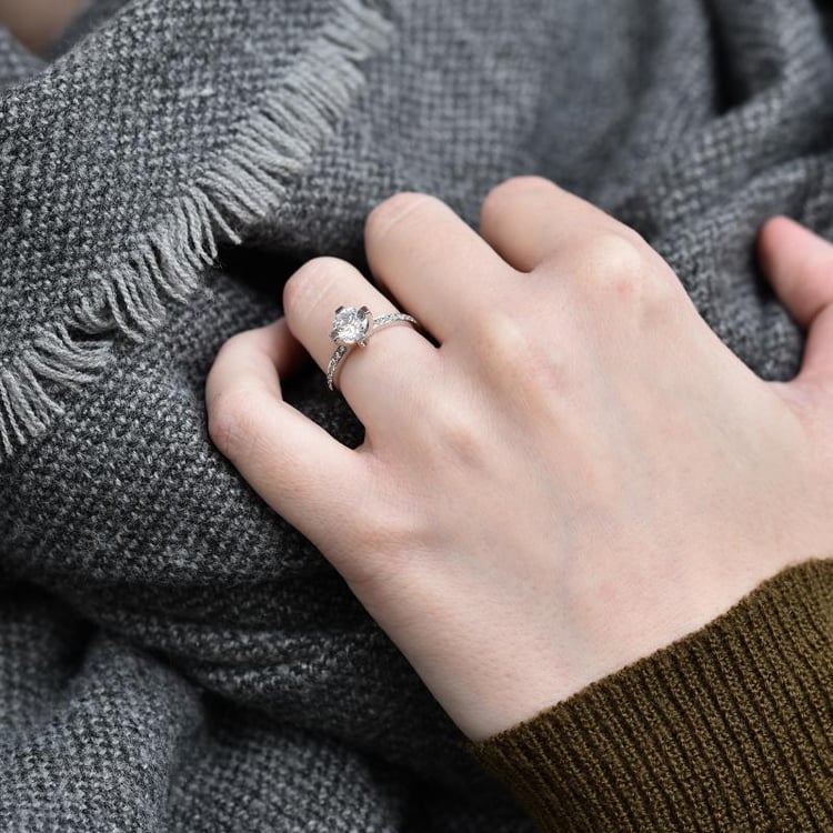 Diamantový zásnubní prsten 18901