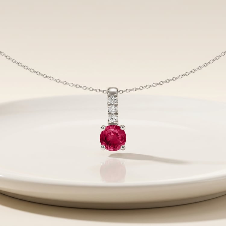 Romantický stříbrný přívěsek s rubínem a lab-grown diamanty Wui 170991