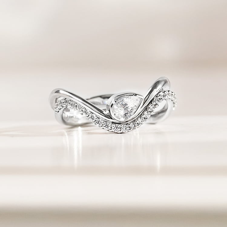 Romantický zásnubní set atypických prstýnků s diamanty 156056