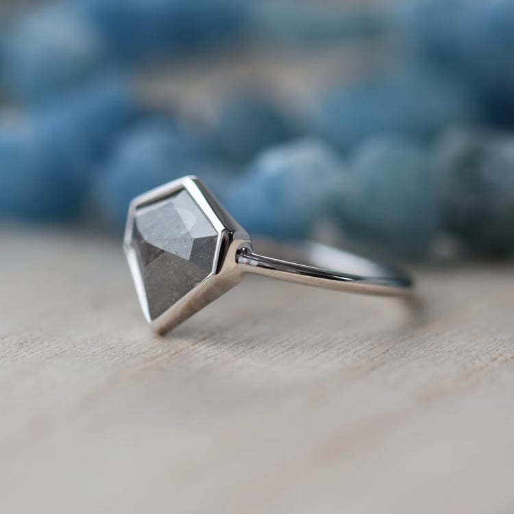 Prsten se salt and pepper diamantem 44225