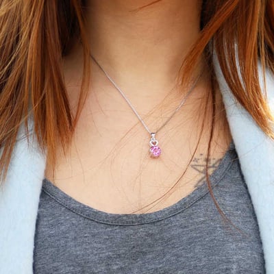 Náhrdelník se safírem